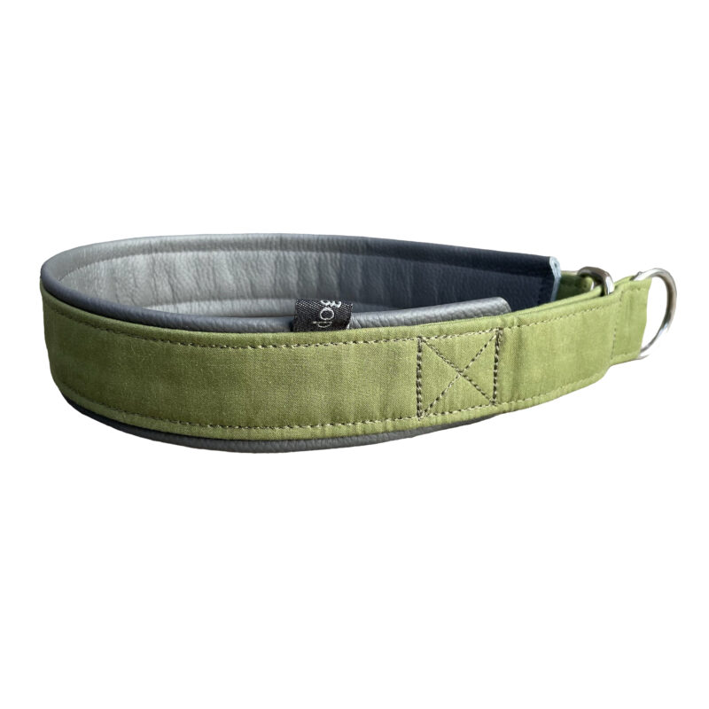 Hundehalsband Dry Oilskin, Moosgrün, verschiedene Lederfarben